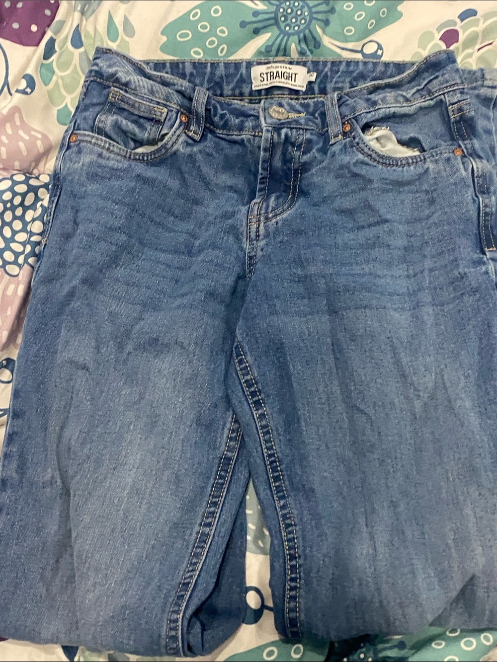 refuge Straight Leg Jeans - Blue Wash